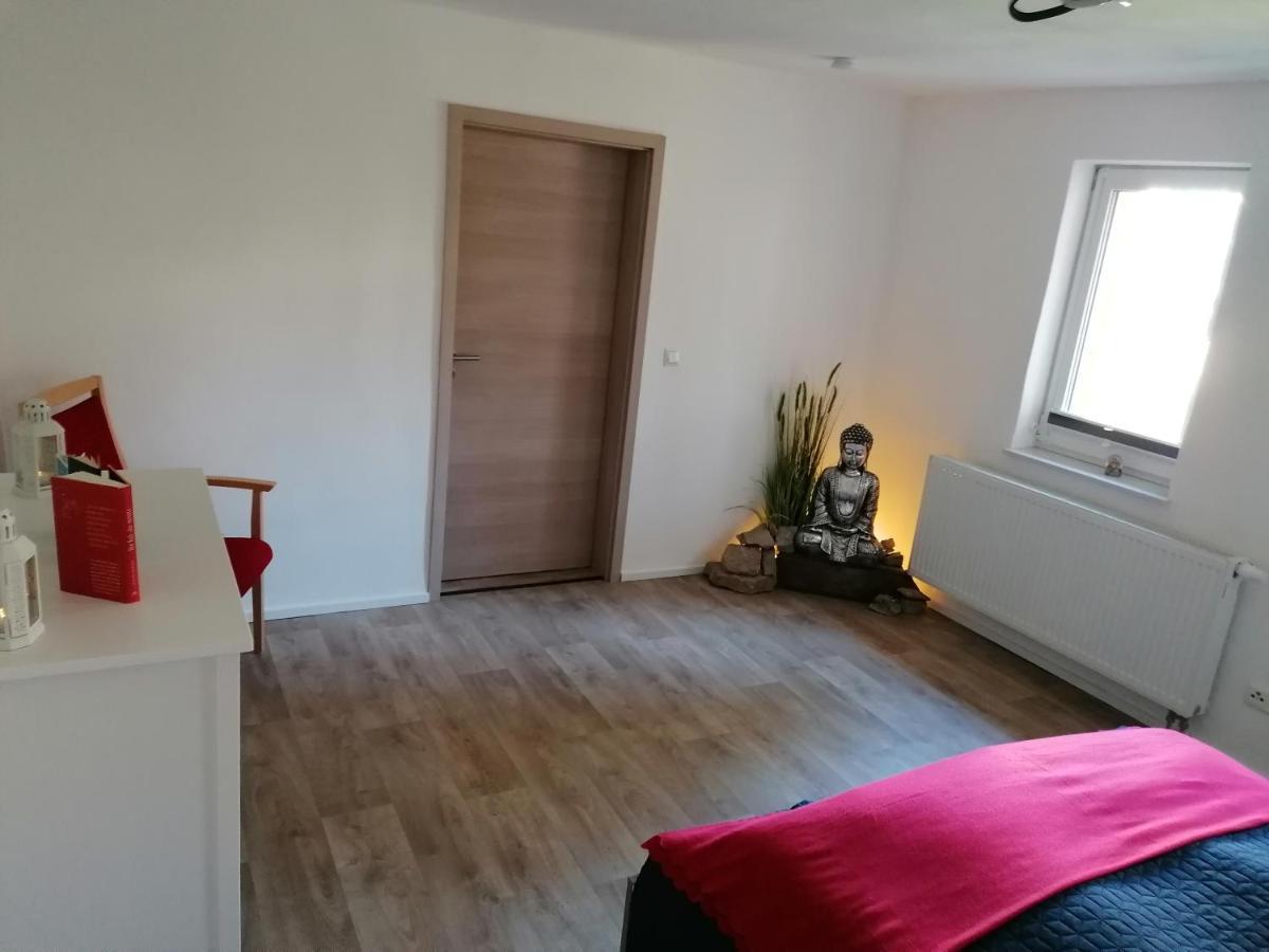 Im Lehm-fachwerkhaus Mit 3 Einzelnen Schlafzimmern Je Mit Tv Apartment Erfurt